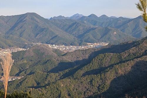 20250110高見城山から篠山方面を.jpg