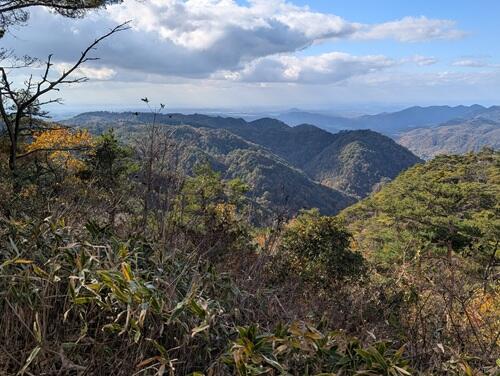 20241202双子山から石楠花山.jpg