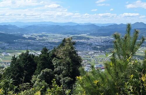 20240916高城山からの篠山.jpg